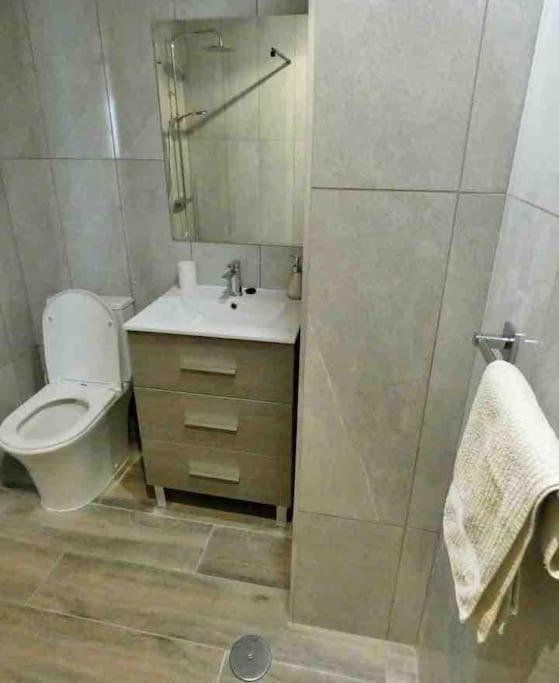 Lovely 2 Bedroom Apartment 2Nd Line To Beach البير المظهر الخارجي الصورة