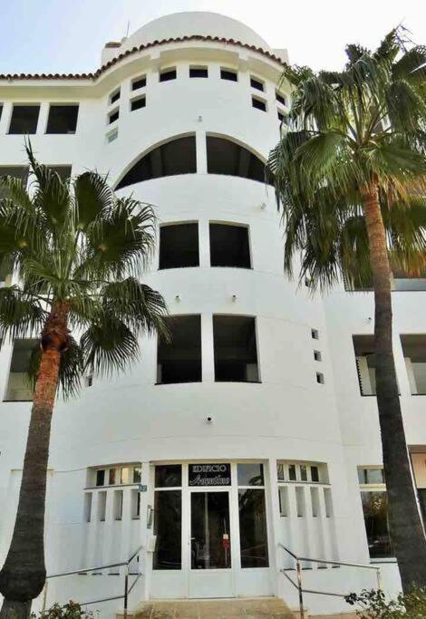 Lovely 2 Bedroom Apartment 2Nd Line To Beach البير المظهر الخارجي الصورة