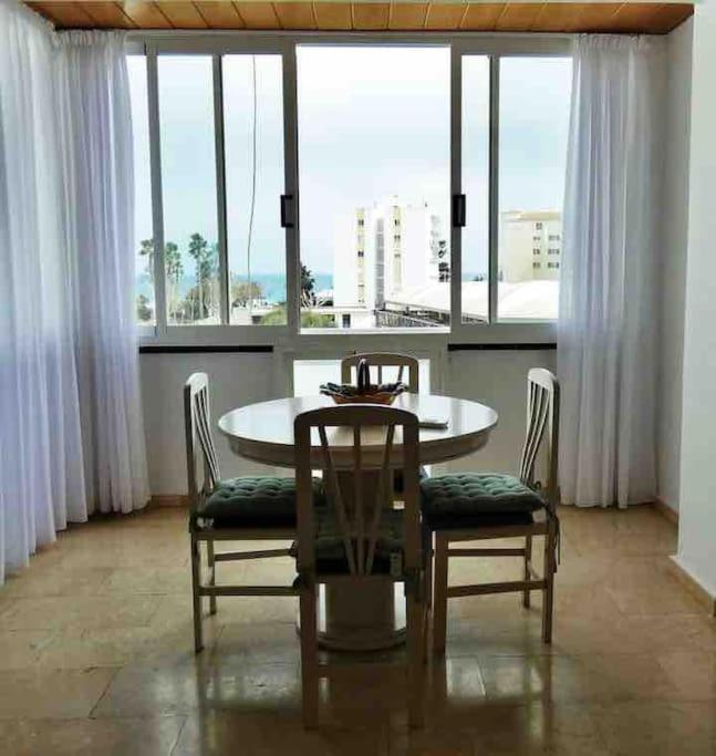 Lovely 2 Bedroom Apartment 2Nd Line To Beach البير المظهر الخارجي الصورة